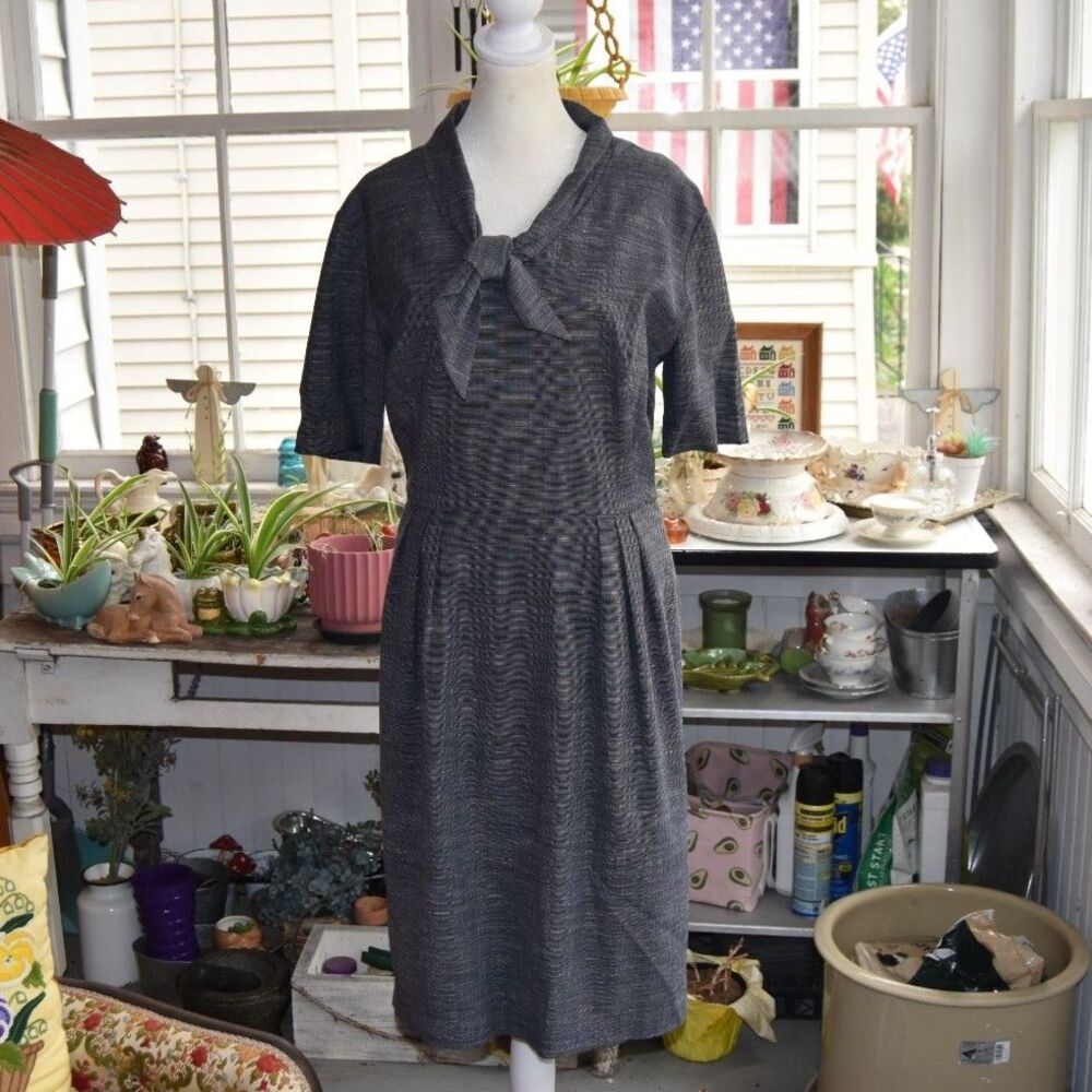 Vintage 1960s Courtney Vaughan Gray Bow Neck Secretary Dress Medium